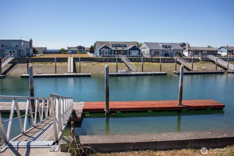 Photo of 3700 Steelhead Drive, Greenbank, WA 98253 (MLS # 2530848)