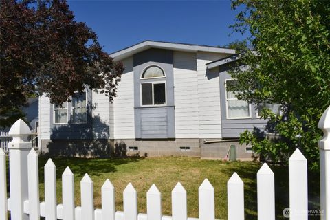 Photo of 84693 Ringer Road, Milton-Freewater, OR 97862 (MLS # 2552186)