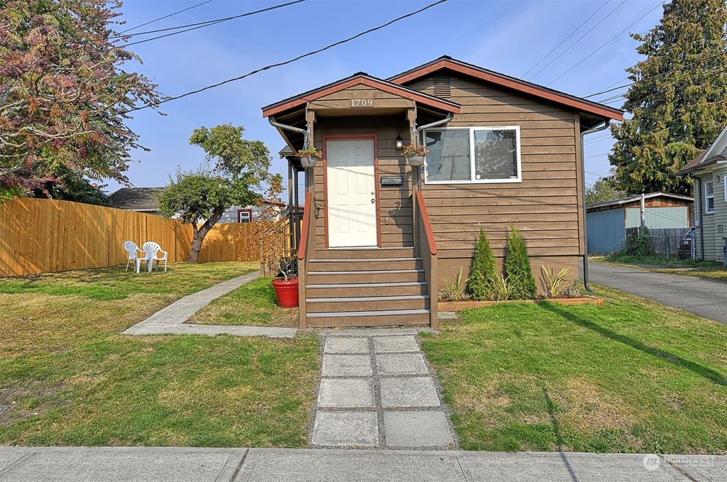 Photo of 1709 20th Street, Everett, WA 98201 (MLS # 2020891)