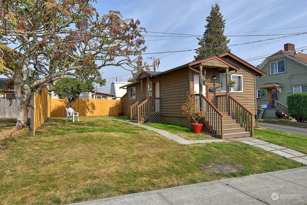 Photo of 1709 20th Street, Everett, WA 98201 (MLS # 2020891)