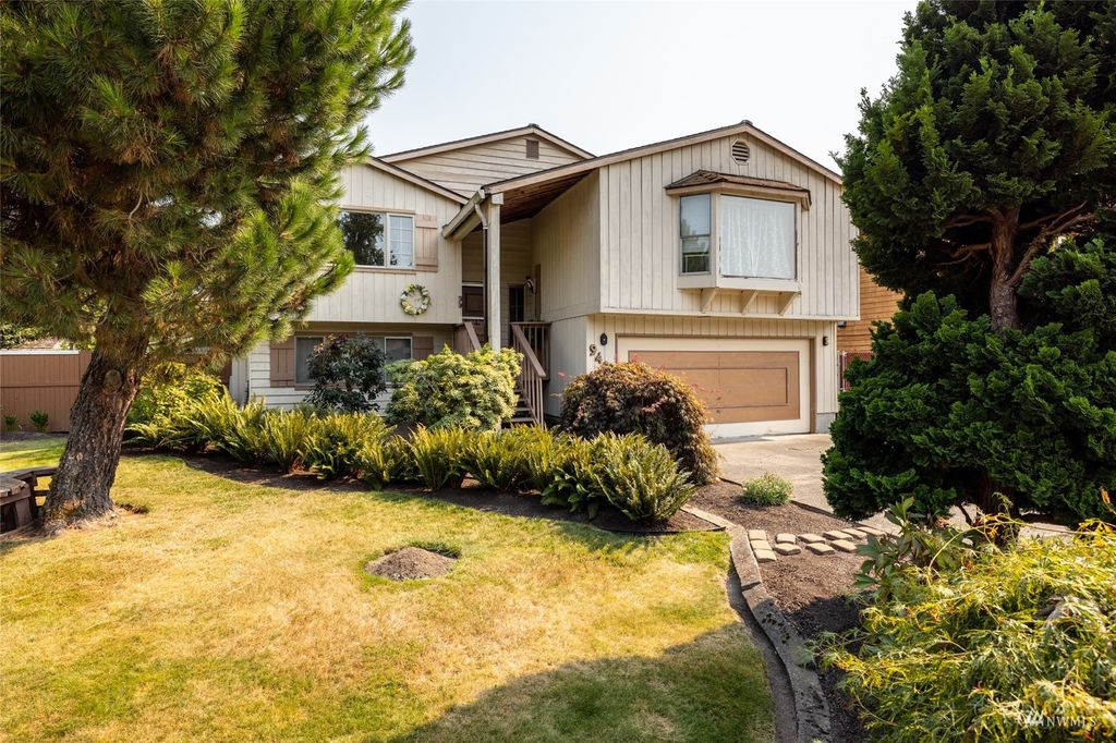 Photo of 9409 60th Drive NE, Marysville, WA 98270 (MLS # 1992979)