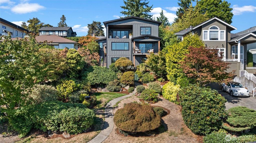 Photo of 6917 57th Avenue NE, Seattle, WA 98115 (MLS # 2489169)