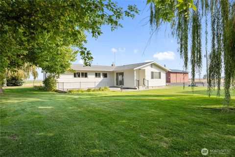 Photo of 11696 12 Road NE, Moses Lake, WA 98837 (MLS # 2442343)