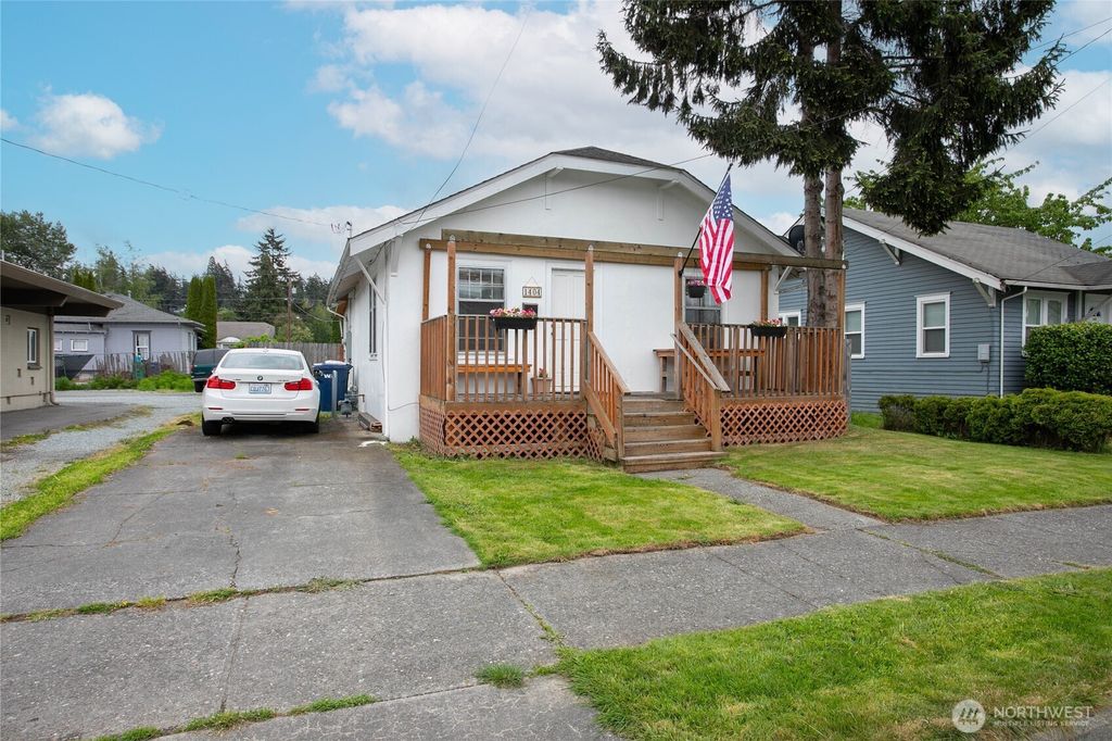 Photo of 1404 S 2nd Street, Mount Vernon, WA 98273 (MLS # 2524782)