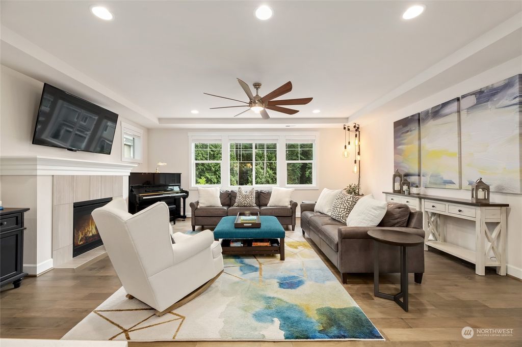 Photo of 22306 SE 43rd Place, Issaquah, WA 98029 (MLS # 2246469)