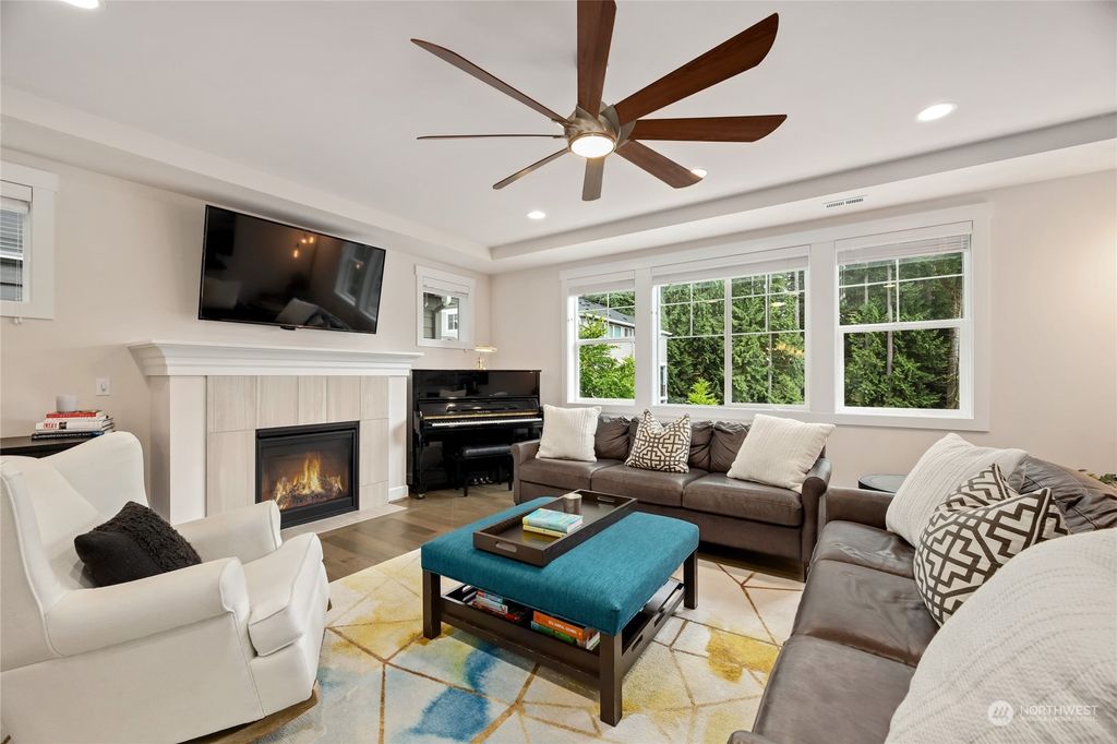 Photo of 22306 SE 43rd Place, Issaquah, WA 98029 (MLS # 2246469)