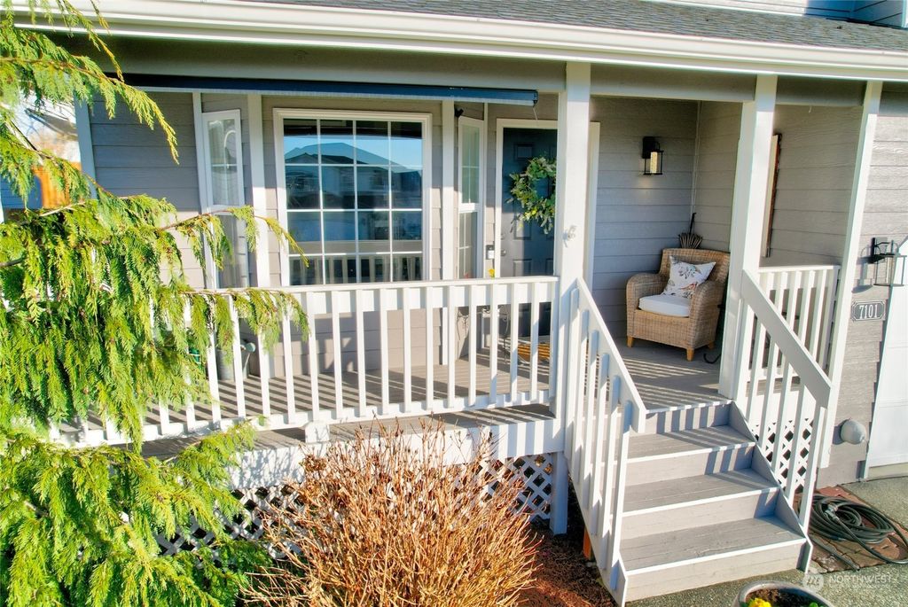 Photo of 7101 77th Avenue NE, Marysville, WA 98270 (MLS # 2199989)