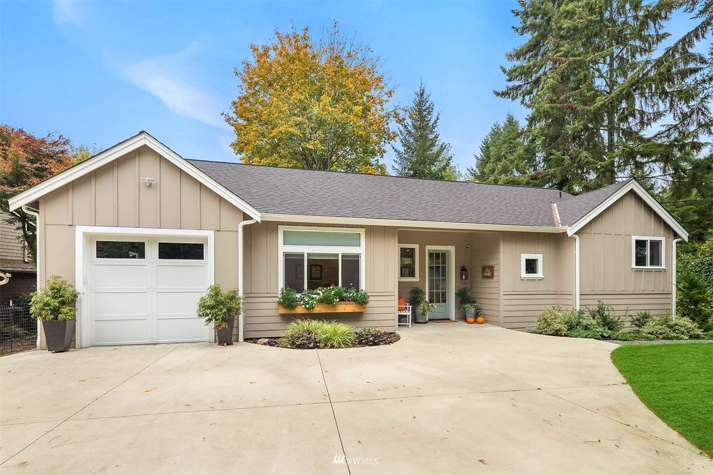 Photo of 17524 NE 131st Street, Redmond, WA 98052 (MLS # 1963869)