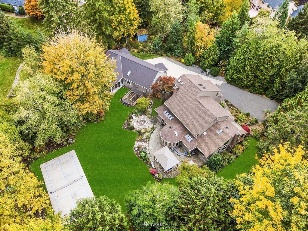 Photo of 17524 NE 131st Street, Redmond, WA 98052 (MLS # 1963869)