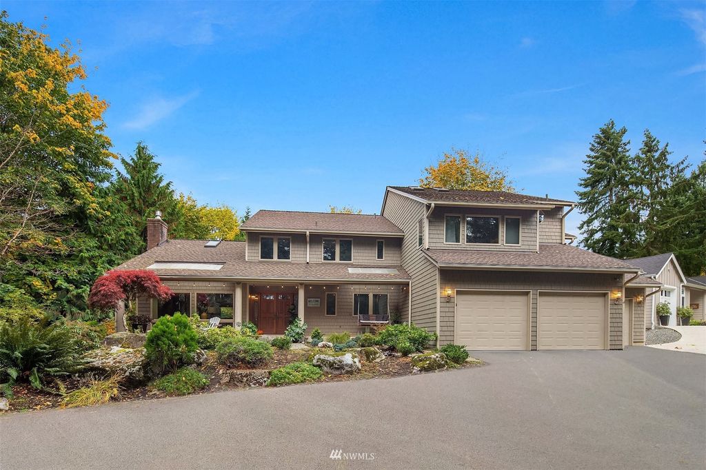 Photo of 17524 NE 131st Street, Redmond, WA 98052 (MLS # 1963869)
