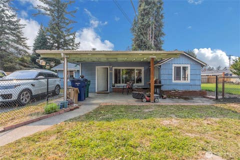 Photo of 2107 D Street SE, Auburn, WA 98002 (MLS # 2565474)