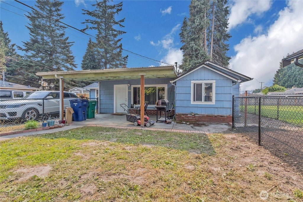 Photo of 2107 D Street SE, Auburn, WA 98002 (MLS # 2565474)