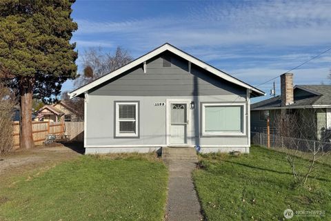 Photo of 1123 W 9th Street, Port Angeles, WA 98363 (MLS # 2470294)