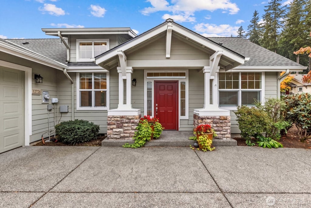 Photo of 12724 Sunbreak Way NE, Redmond, WA 98053 (MLS # 2592903)