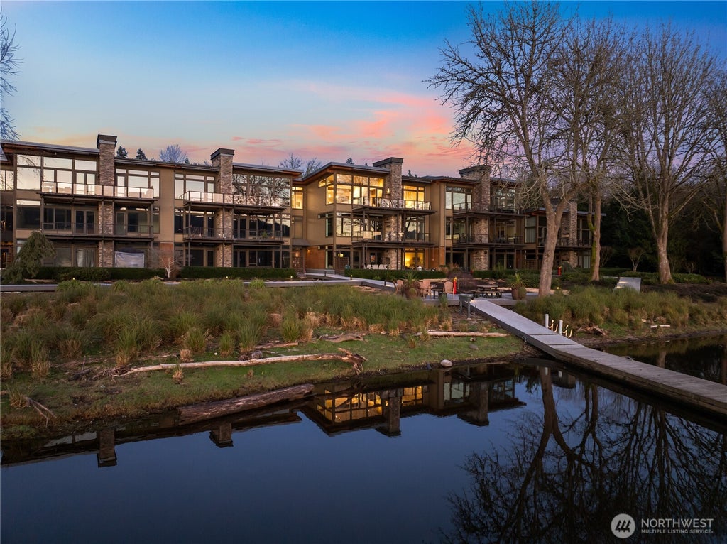 Photo of 4323 E Lake Sammamish Parkway SE #4323, Issaquah, WA 98029 (MLS # 2585594)