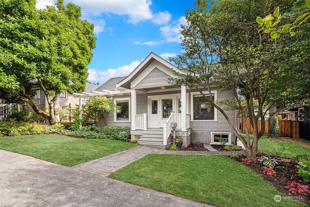 Photo of 3955 S Edmunds Street, Seattle, WA 98118 (MLS # 2138395)