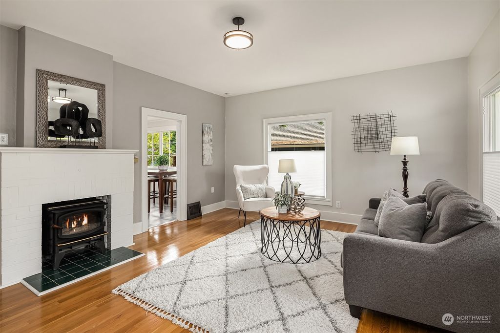 Photo of 3955 S Edmunds Street, Seattle, WA 98118 (MLS # 2138395)