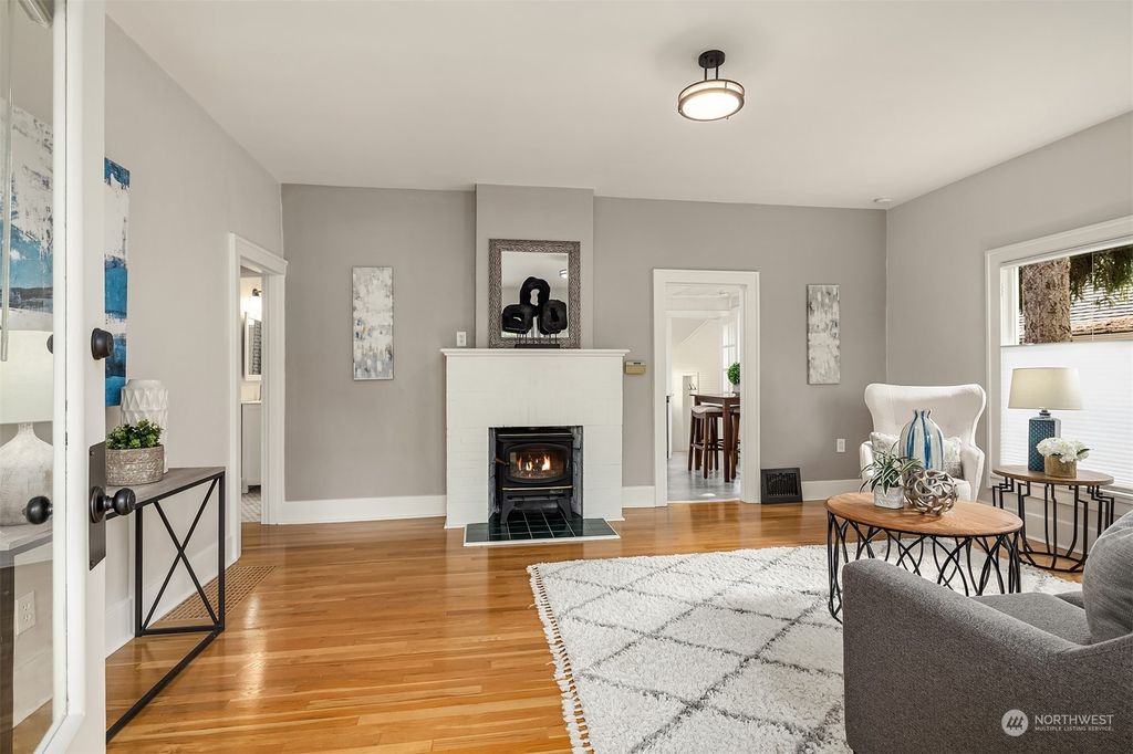 Photo of 3955 S Edmunds Street, Seattle, WA 98118 (MLS # 2138395)