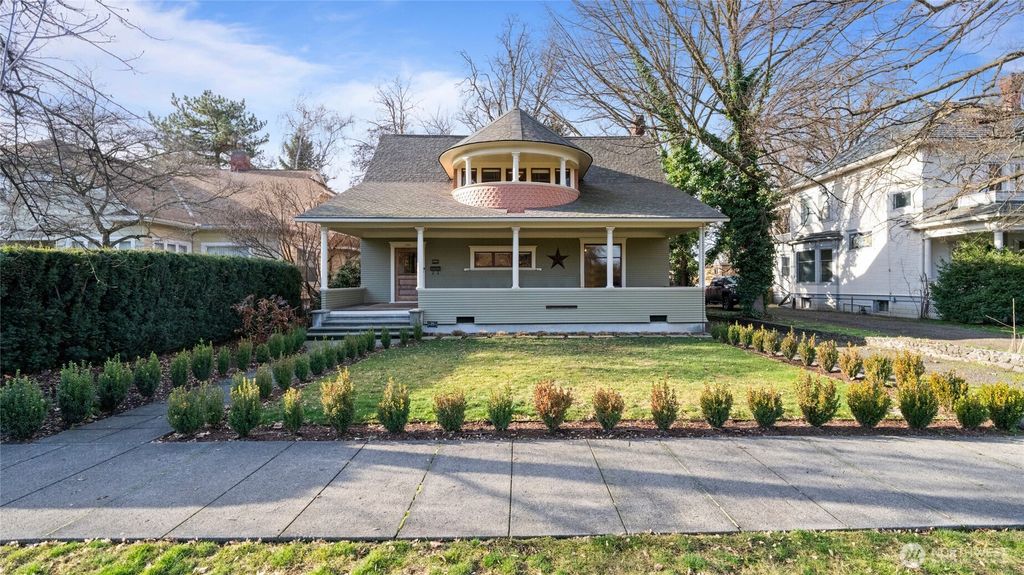 Photo of 366 S Palouse St, Walla Walla, WA 99362 (MLS # 2467599)