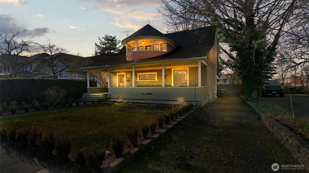 Photo of 366 S Palouse St, Walla Walla, WA 99362 (MLS # 2467599)