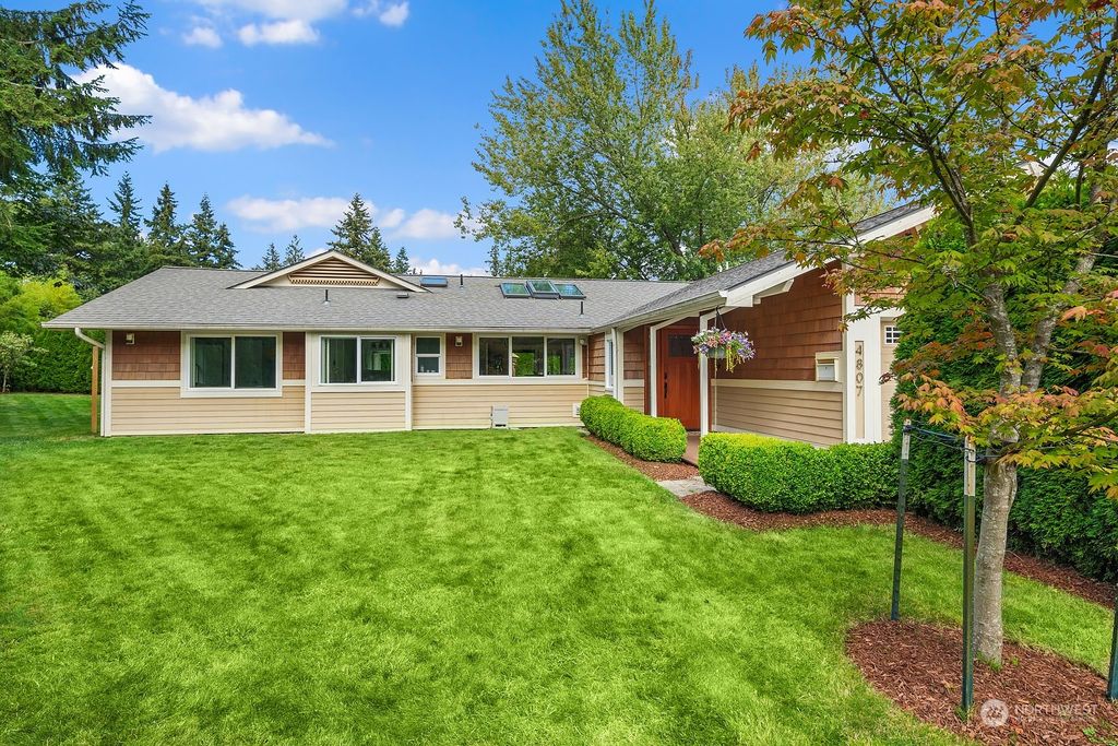 Photo of 4807 225th Place SW, Mountlake Terrace, WA 98043 (MLS # 2325190)