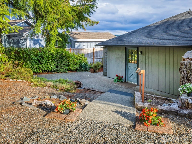 451 NE Landon Road