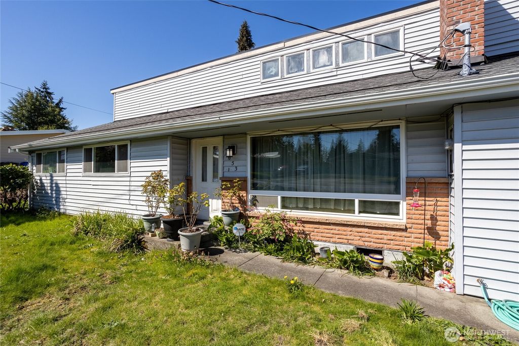 Photo of 1053 Lynnwood Avenue NE, Renton, WA 98056 (MLS # 2364928)