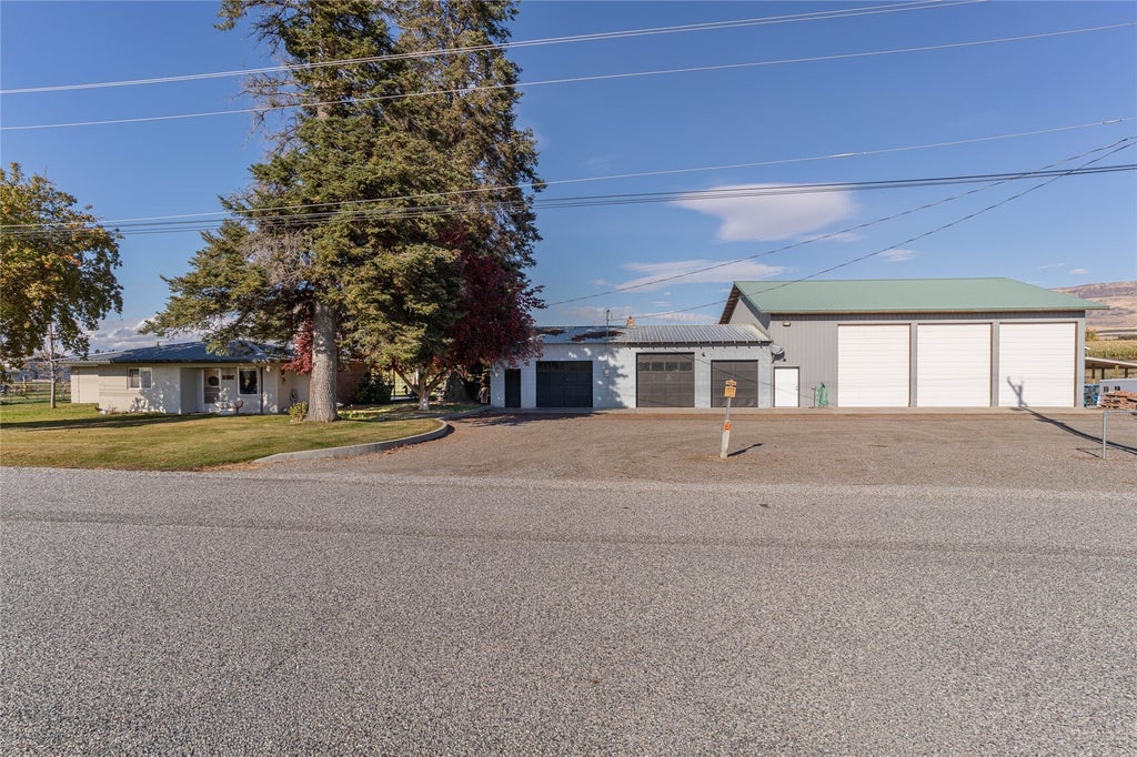 Photo of 2775 4th Street SE, East Wenatchee, WA 98802 (MLS # 2597916)