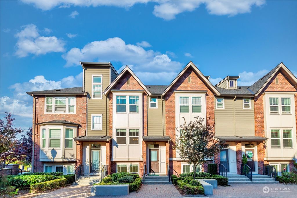 Photo of 1305 Brooklyn Walk Walk NE, Issaquah, WA 98029 (MLS # 2002536)