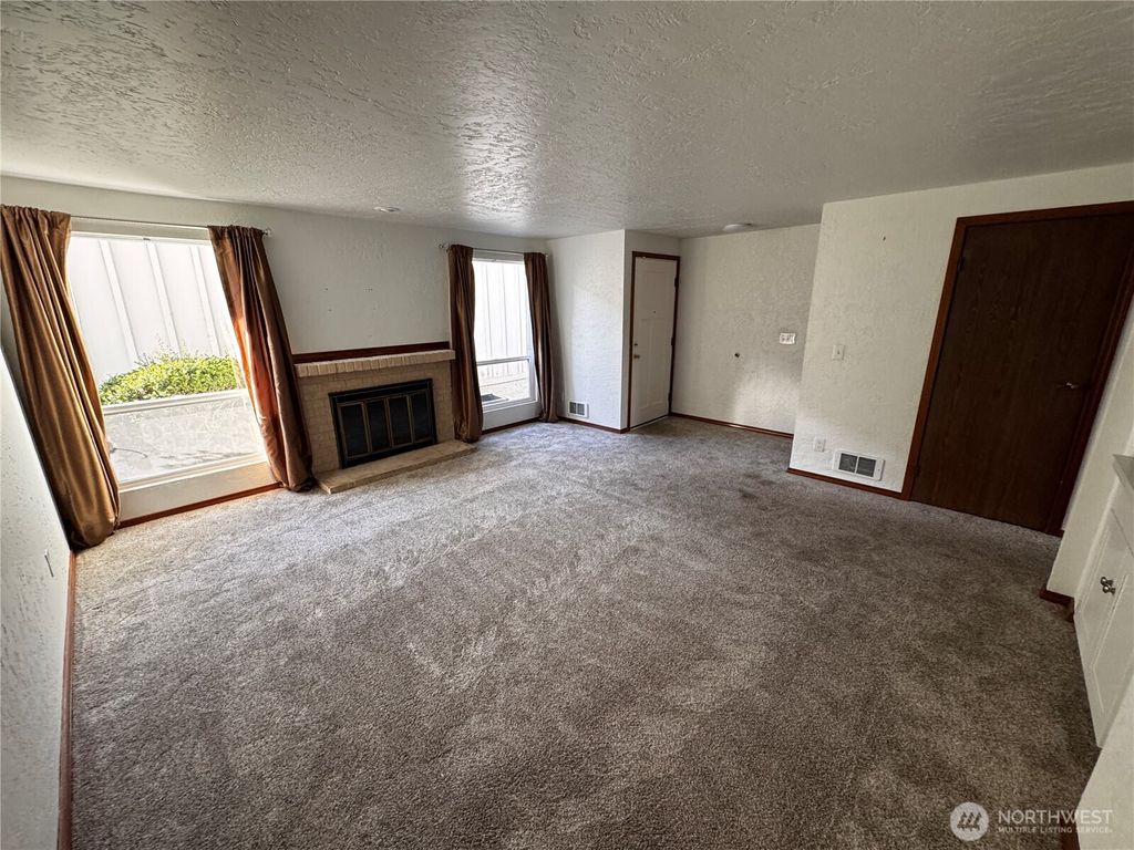 Photo of 12600 4th Avenue W #7H, Everett, WA 98204 (MLS # 2459642)