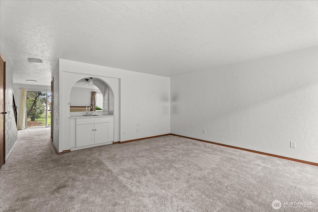 Photo of 12600 4th Avenue W #7H, Everett, WA 98204 (MLS # 2459642)