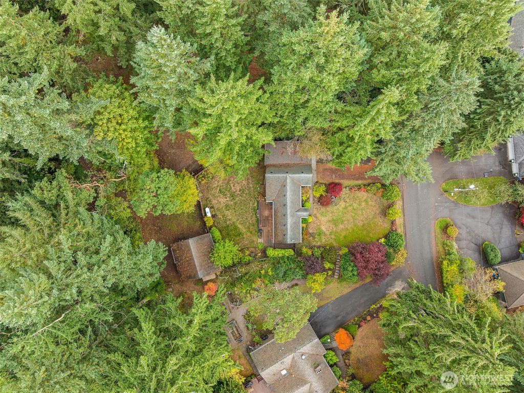 Photo of 17025 32nd Avenue NE, Lake Forest Park, WA 98155 (MLS # 2447807)
