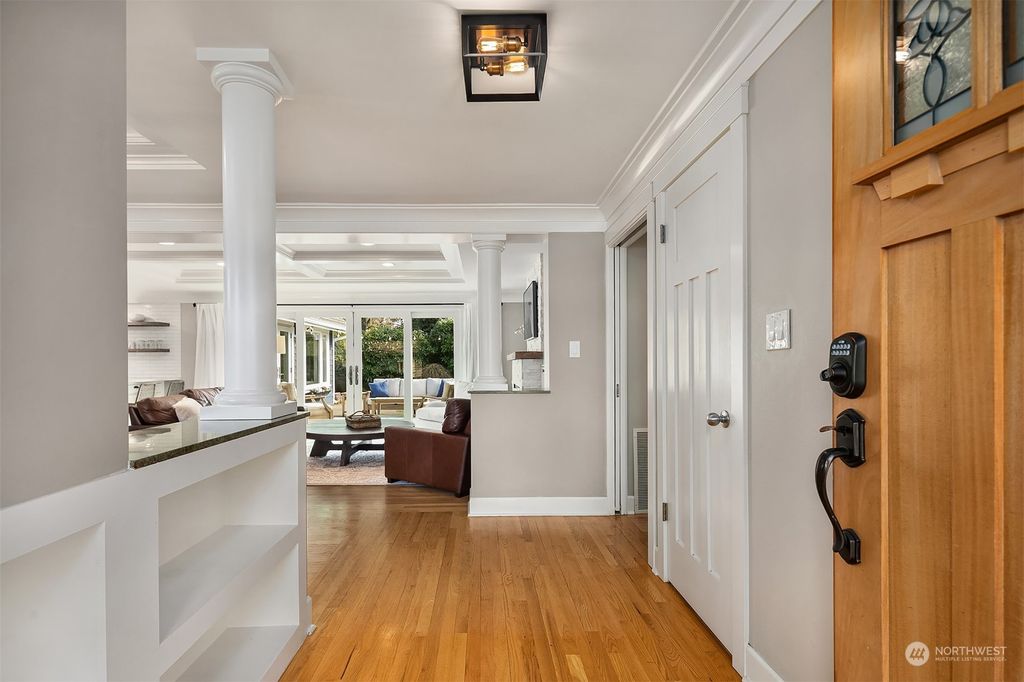 Photo of 8945 SE 56th Street, Mercer Island, WA 98040 (MLS # 2050528)