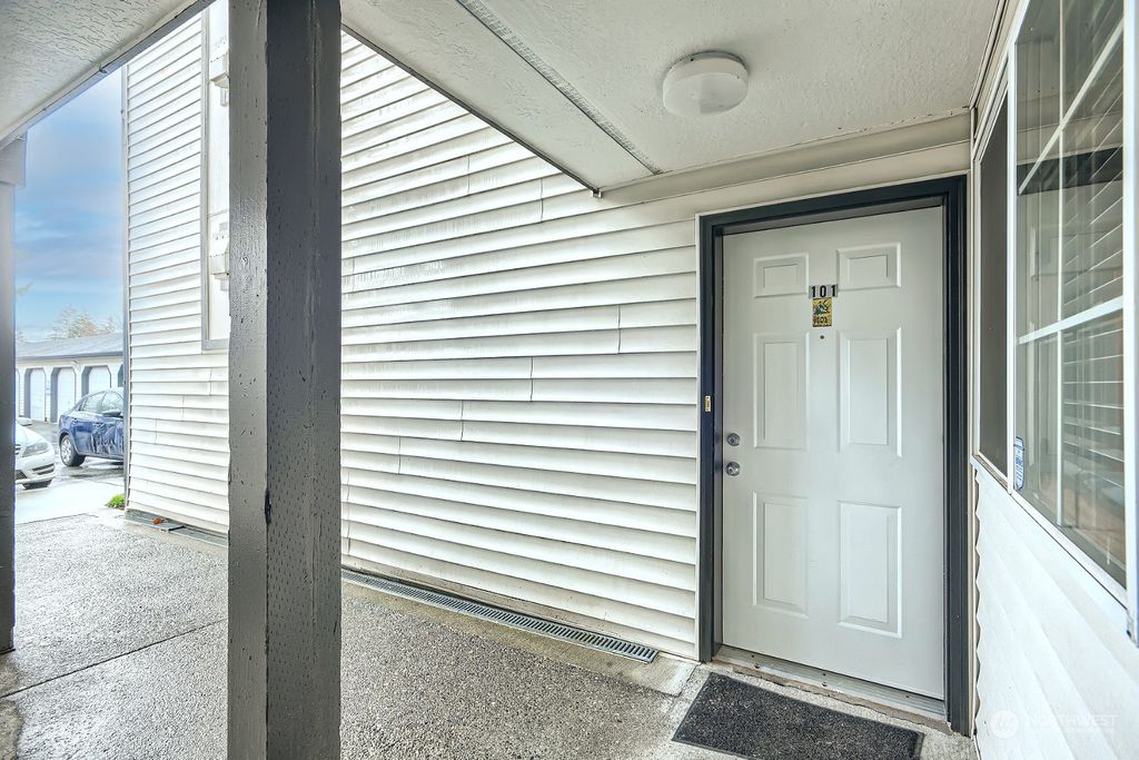 Photo of 10824 SE 170th Street #B101, Renton, WA 98055 (MLS # 2044828)