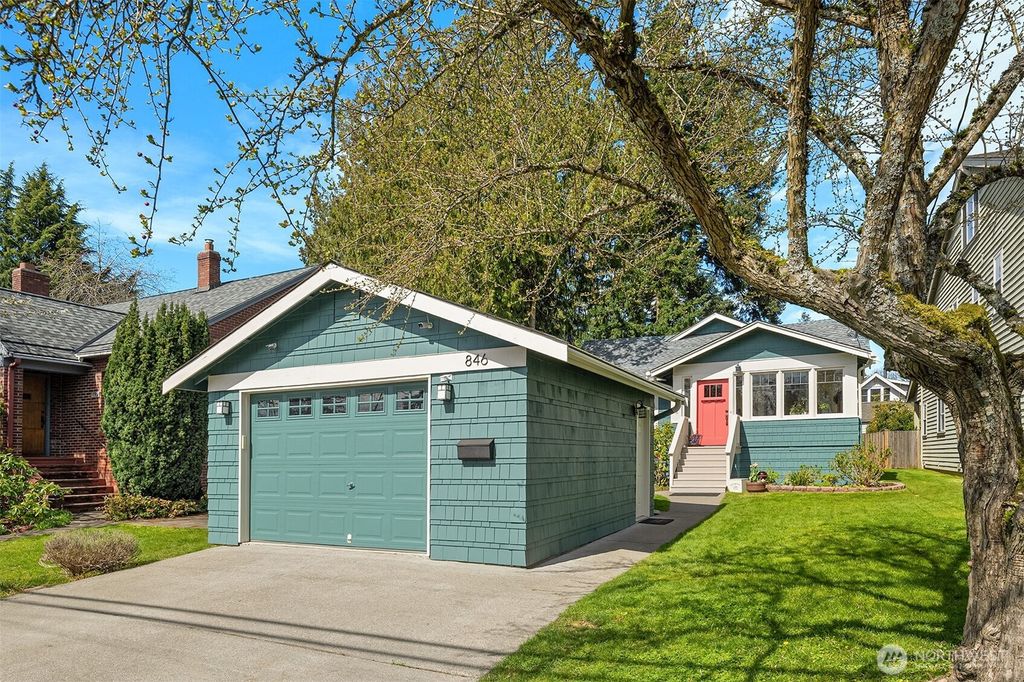 Photo of 846 NE 89th Street, Seattle, WA 98115 (MLS # 2499365)