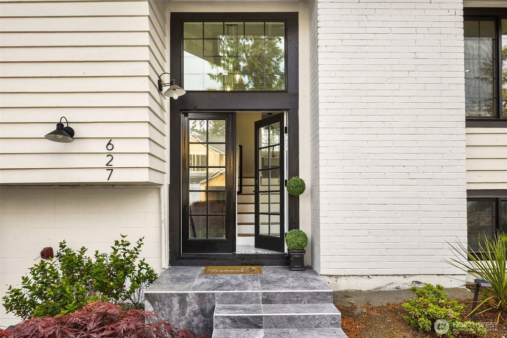 Photo of 627 166th Avenue NE, Bellevue, WA 98008 (MLS # 2572224)