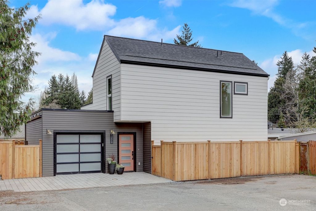 Photo of 13519 28th Avenue NE, Seattle, WA 98125 (MLS # 2204367)