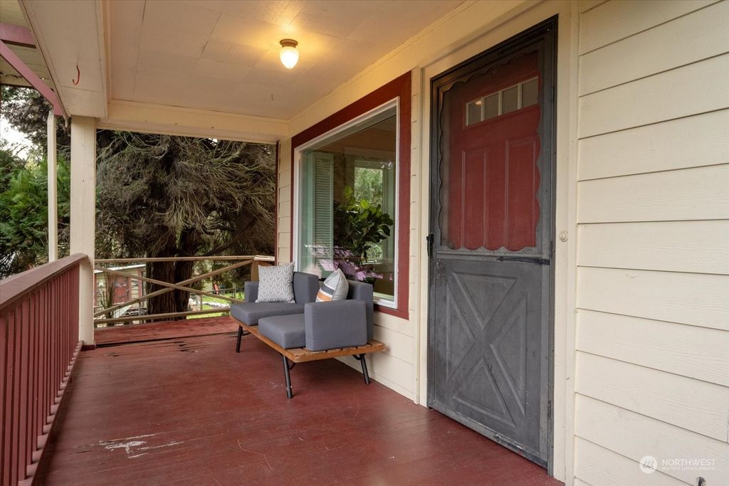 Photo of 13212 40th Avenue S, Tukwila, WA 98168 (MLS # 2326665)