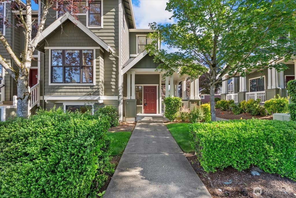 Photo of 1867 NE Kenyon Court, Issaquah, WA 98029 (MLS # 2530046)