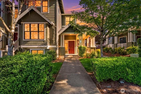 Photo of 1867 NE Kenyon Court, Issaquah, WA 98029 (MLS # 2530046)