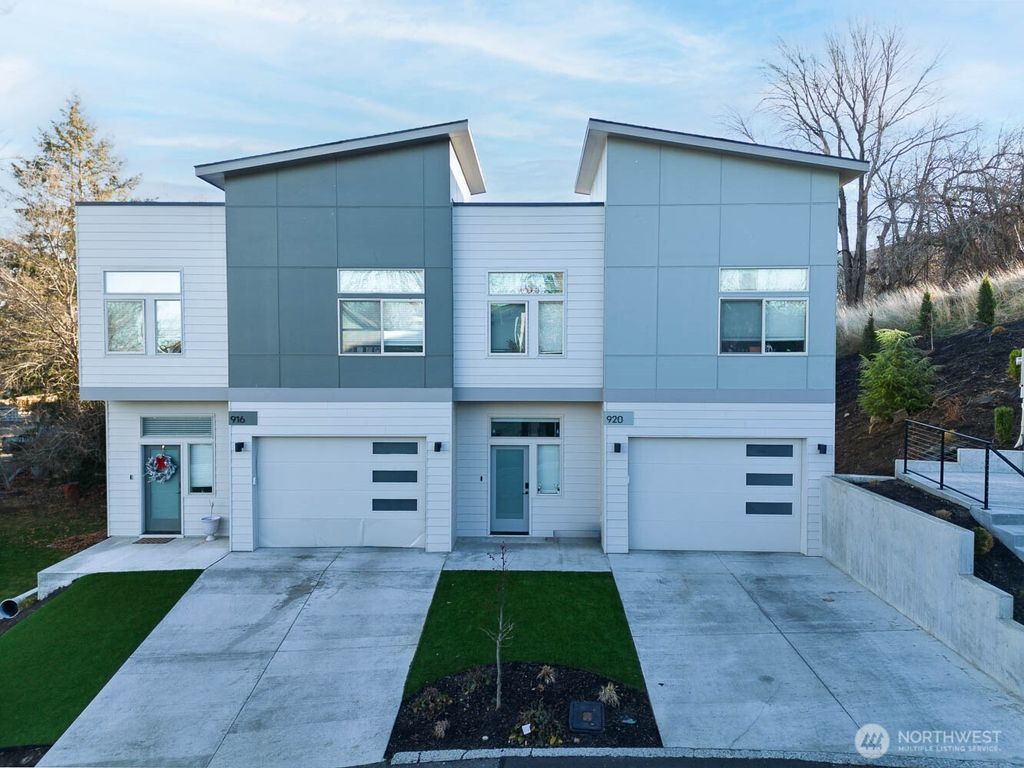 Photo of 916 Hidden Lane, Prosser, WA 99350 (MLS # 2463663)