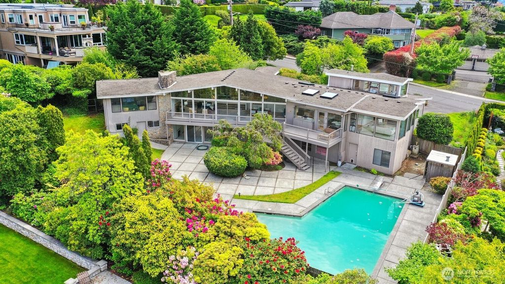 Photo of 8840 NE 24th Street, Clyde Hill, WA 98004 (MLS # 2467479)