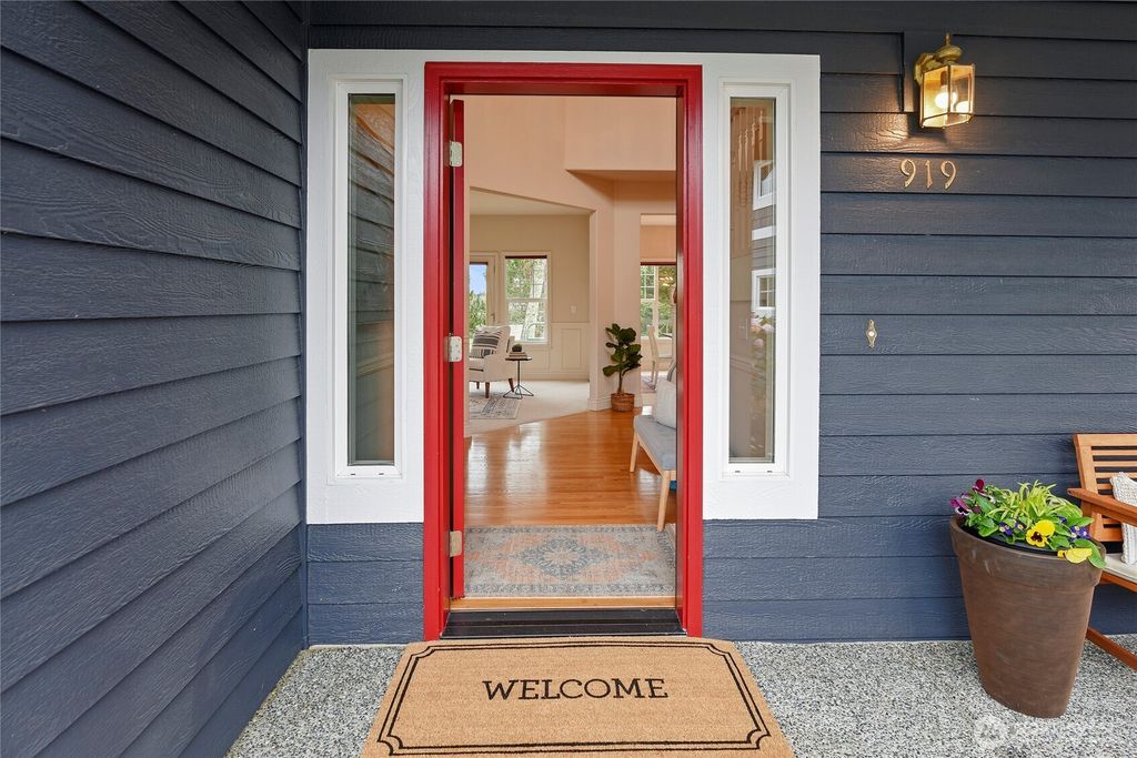 Photo of 919 Cherry Avenue NE, Bainbridge Island, WA 98110 (MLS # 2490126)