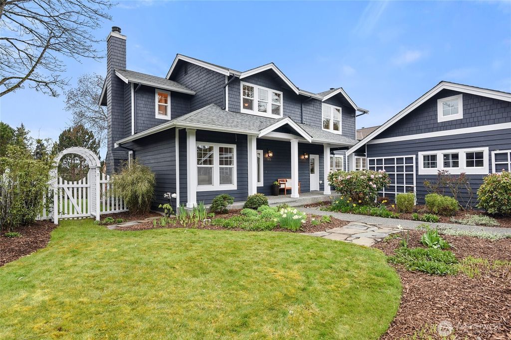 Photo of 919 Cherry Avenue NE, Bainbridge Island, WA 98110 (MLS # 2490126)