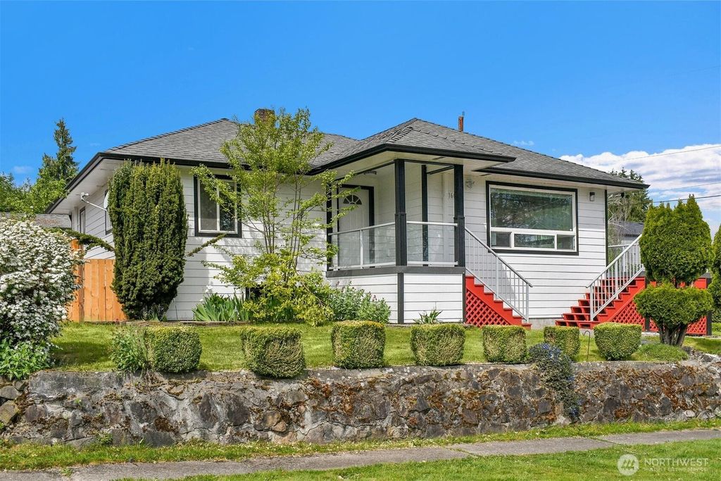 Photo of 11605 87th Avenue S, Seattle, WA 98178 (MLS # 2518107)