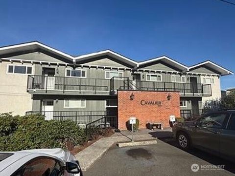 Photo of 500 S State Street #H, Bellingham, WA 98225 (MLS # 2448505) Photo of 500 S State Street #H, Bellingham, WA 98225 (MLS # 2448505)