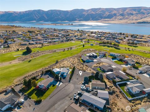 Photo of 344 Rainbow Place SW, Mattawa, WA 99349 (MLS # 2452134)