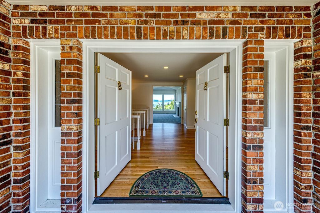 Photo of 10006 64th Place W, Mukilteo, WA 98275 (MLS # 2368994)