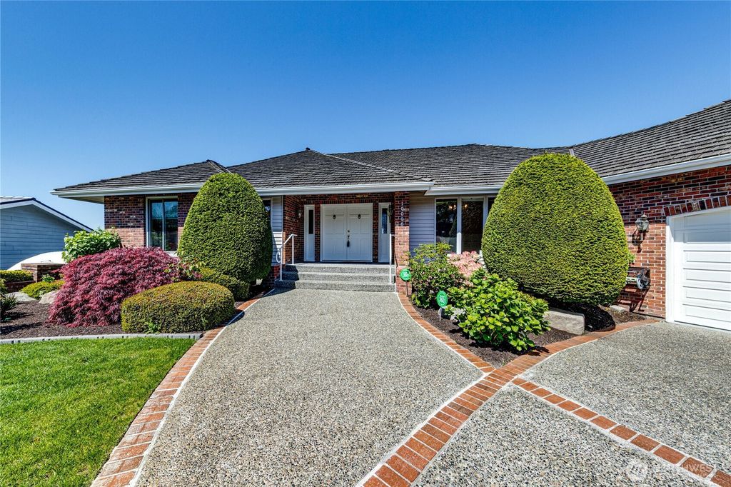 Photo of 10006 64th Place W, Mukilteo, WA 98275 (MLS # 2368994)