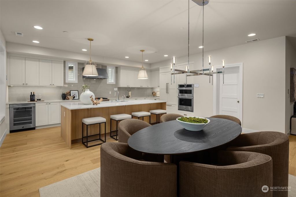 Photo of 10709 NE 117th Lane, Kirkland, WA 98034 (MLS # 2317288)